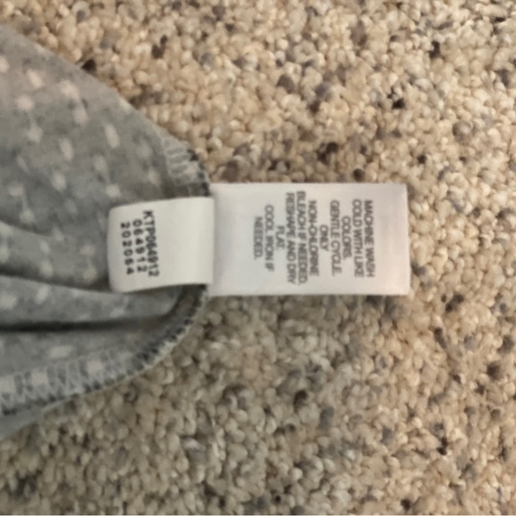 Sleeveless JJill MP blouse. Tunic style with vent on side front. - Picture 4 of 9